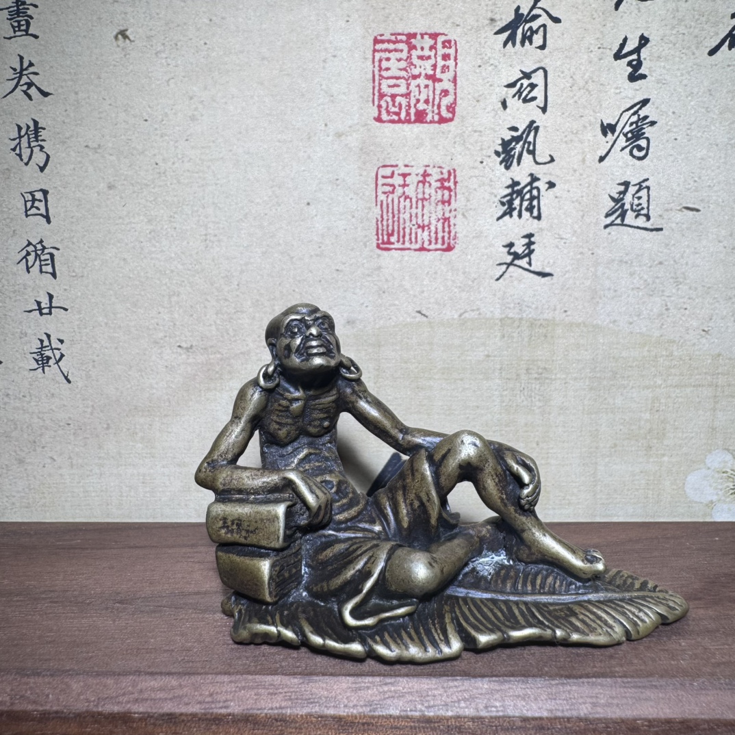 Estátua em miniatura de latão  - Unique Table Accessories avaliação e preço